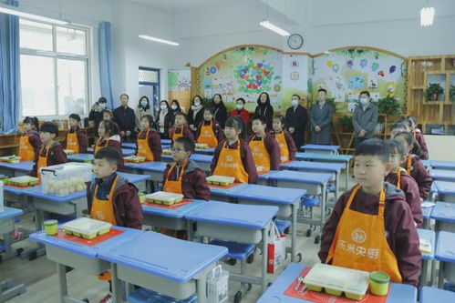 珠海市教育局來(lái)鄭州市實(shí)驗(yàn)小學(xué)觀摩午餐供餐工作